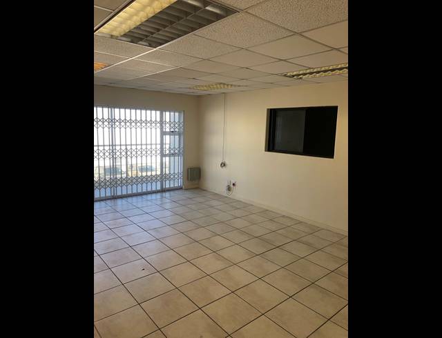 291M² WAREHOUSE RENTED IN CAPRICORN